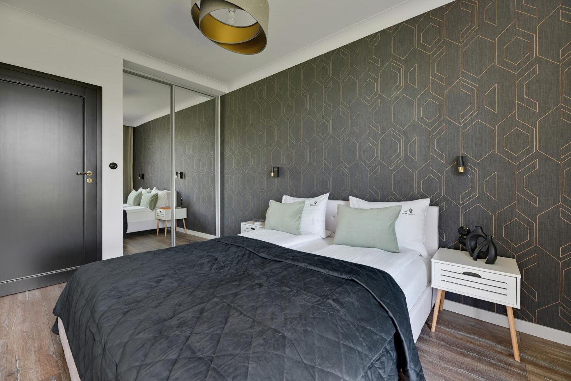 Front Park Apartments With Parking By Lion Apartments Gdańsk Exteriör bild